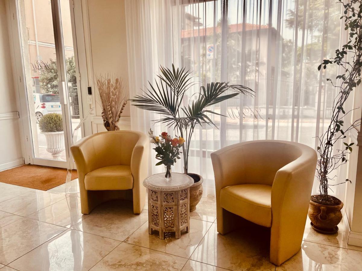 Hotel Regina Margherita Bordighera Bagian luar foto