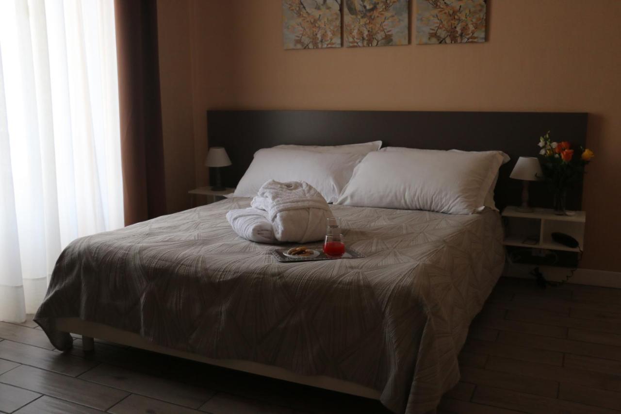 Hotel Regina Margherita Bordighera Bagian luar foto