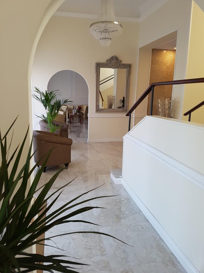 Hotel Regina Margherita Bordighera Bagian luar foto